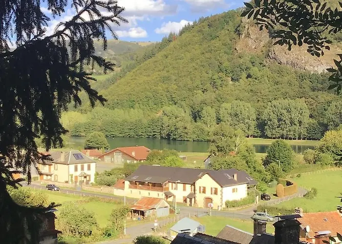 Ferienhaus 4 Personnes Vue Sur Le Des Graves - Vallee De La Jordanne,aurillac,cantal,auvergne Lascelle