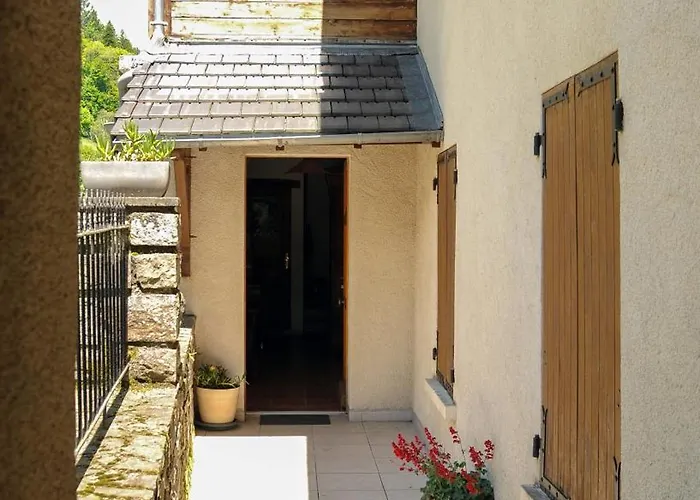 Ferienhaus 4 Personnes Vue Sur Le Des Graves - Vallee De La Jordanne,aurillac,cantal,auvergne *