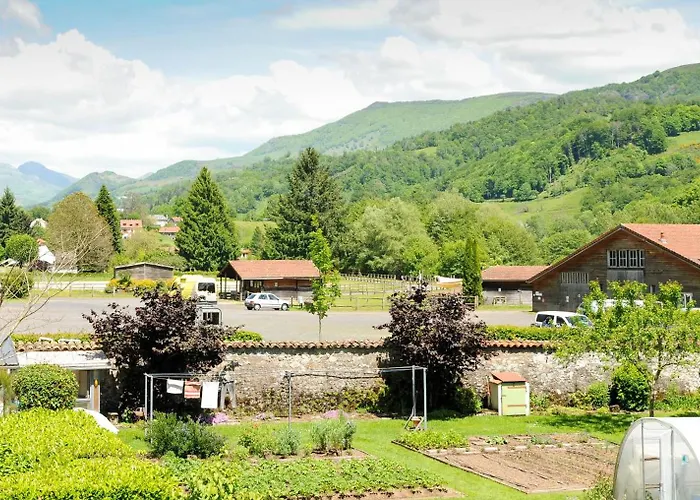 Ferienhaus 4 Personnes Vue Sur Le Des Graves - Vallee De La Jordanne,aurillac,cantal,auvergne *